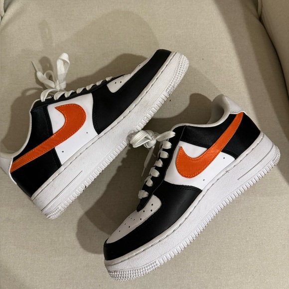 Nike Air Force 1 Low
Satin - Picture 3 of 9